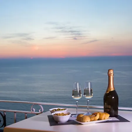 Sunset Bed & Breakfast 4*