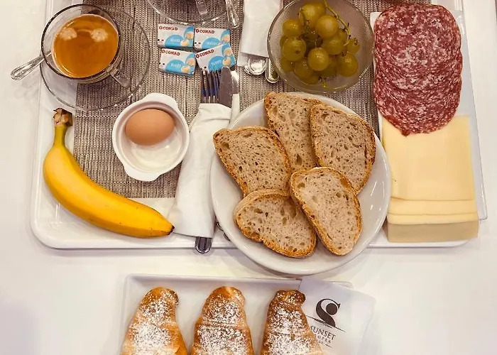 Alojamento de Acomodação e Pequeno-almoço Sunset 4*